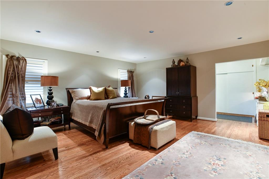 1240 W 64TH Terrace W