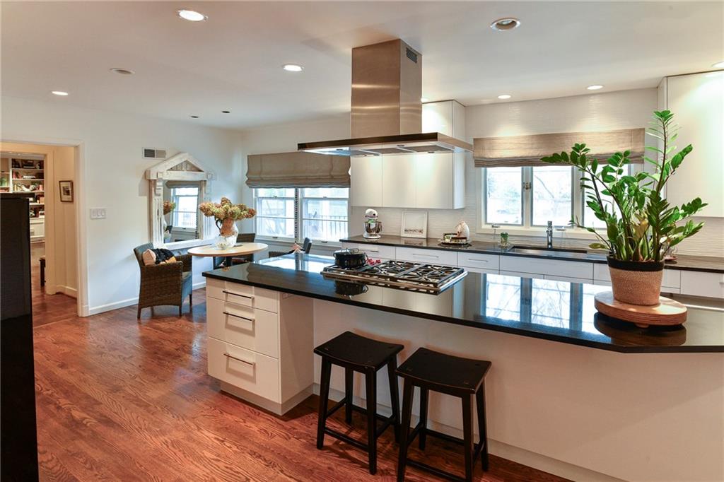 1240 W 64TH Terrace W