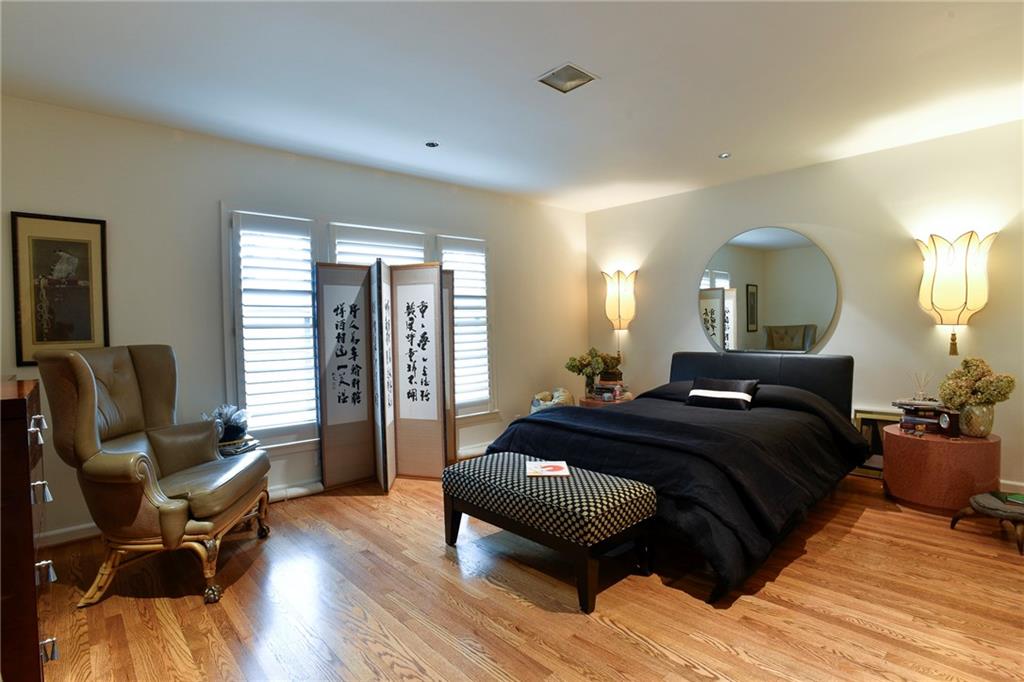 1240 W 64TH Terrace W