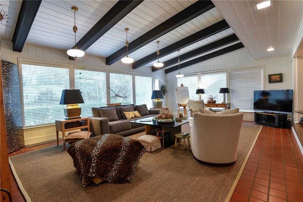 1240 W 64TH Terrace W