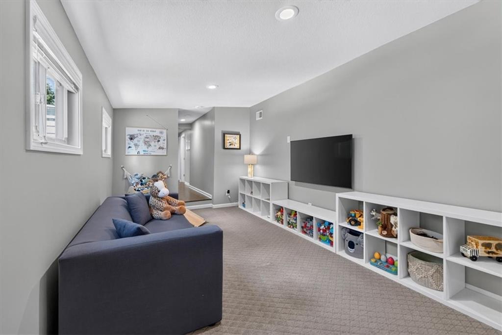5726 Howe Drive
