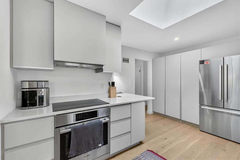 1624 W 50th Street