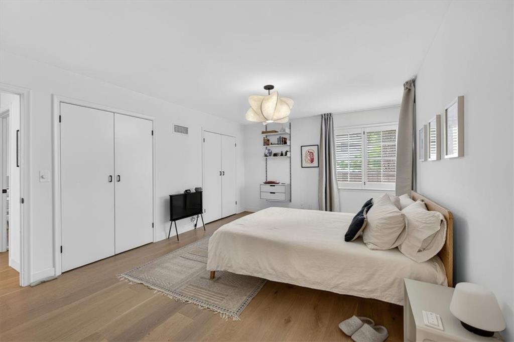 1624 W 50th Street