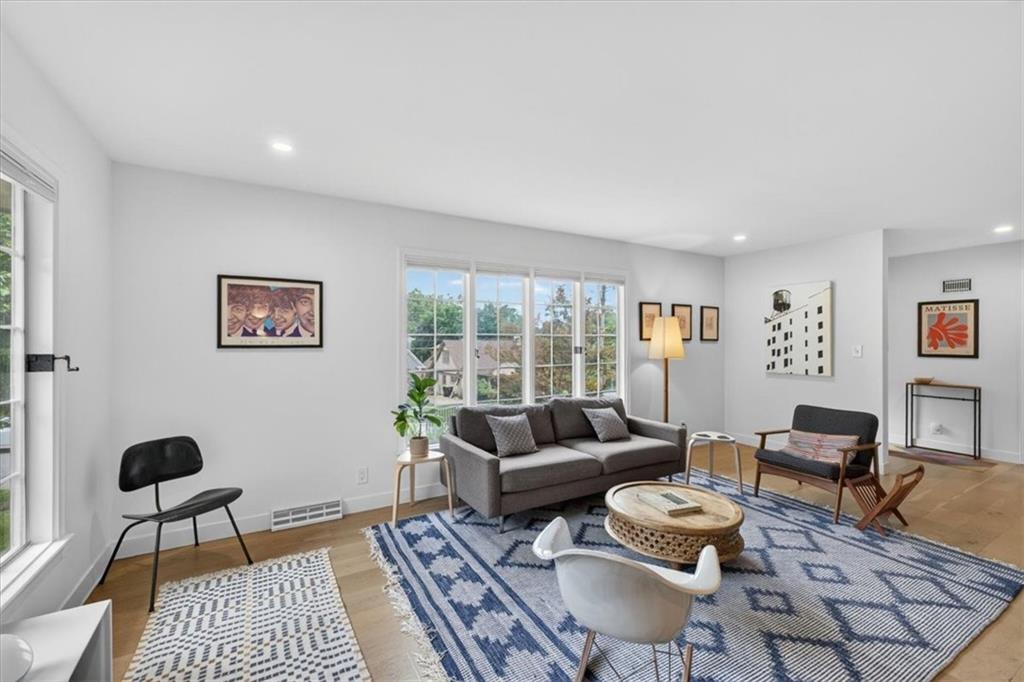 1624 W 50th Street