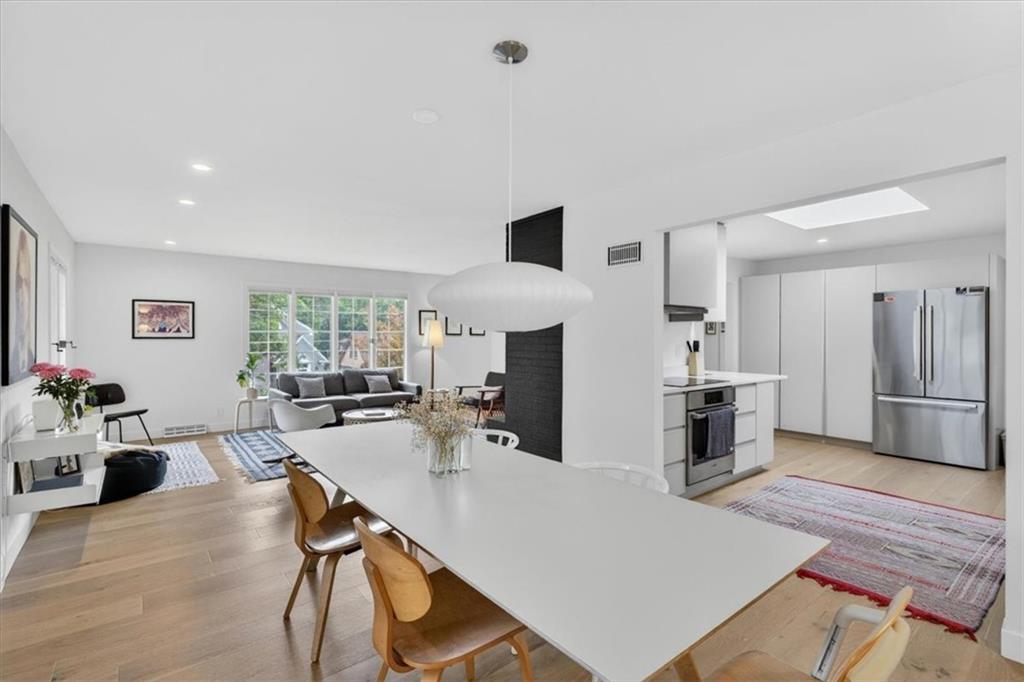 1624 W 50th Street