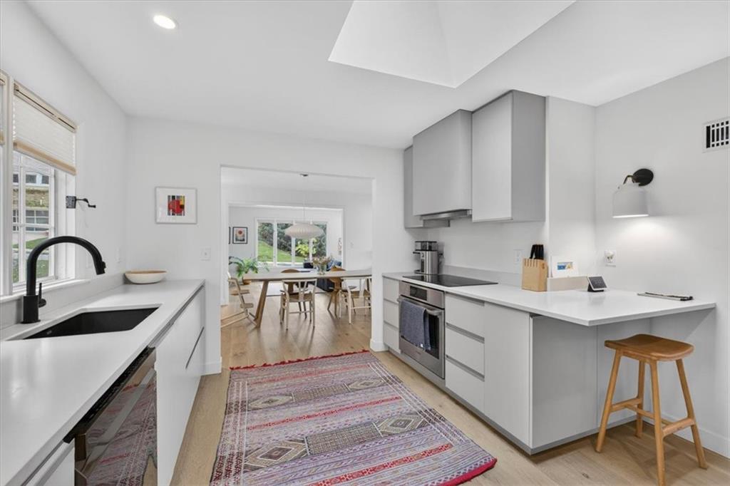 1624 W 50th Street