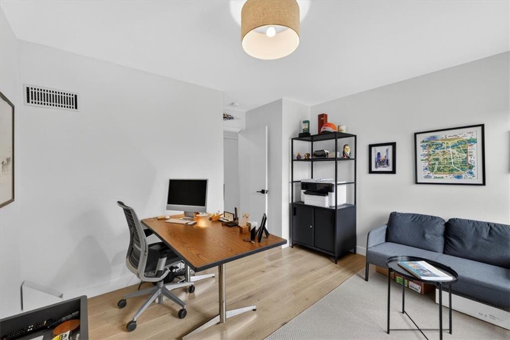 1624 W 50th Street