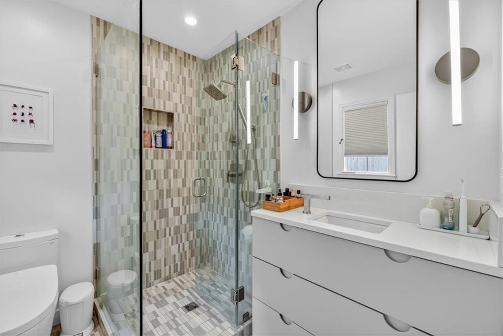 1624 W 50th Street