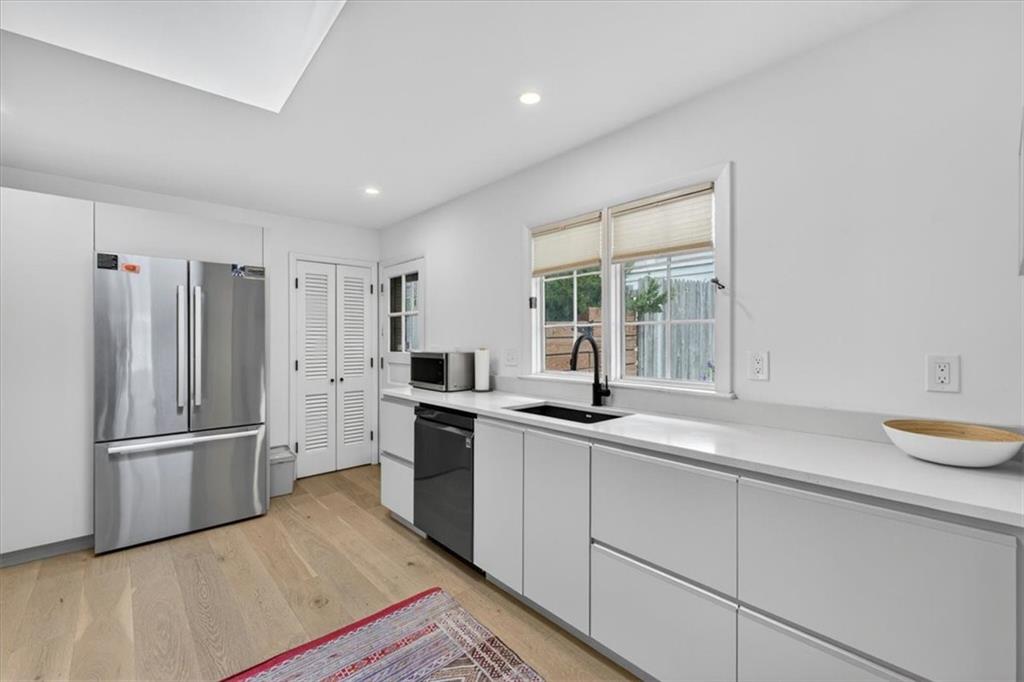 1624 W 50th Street
