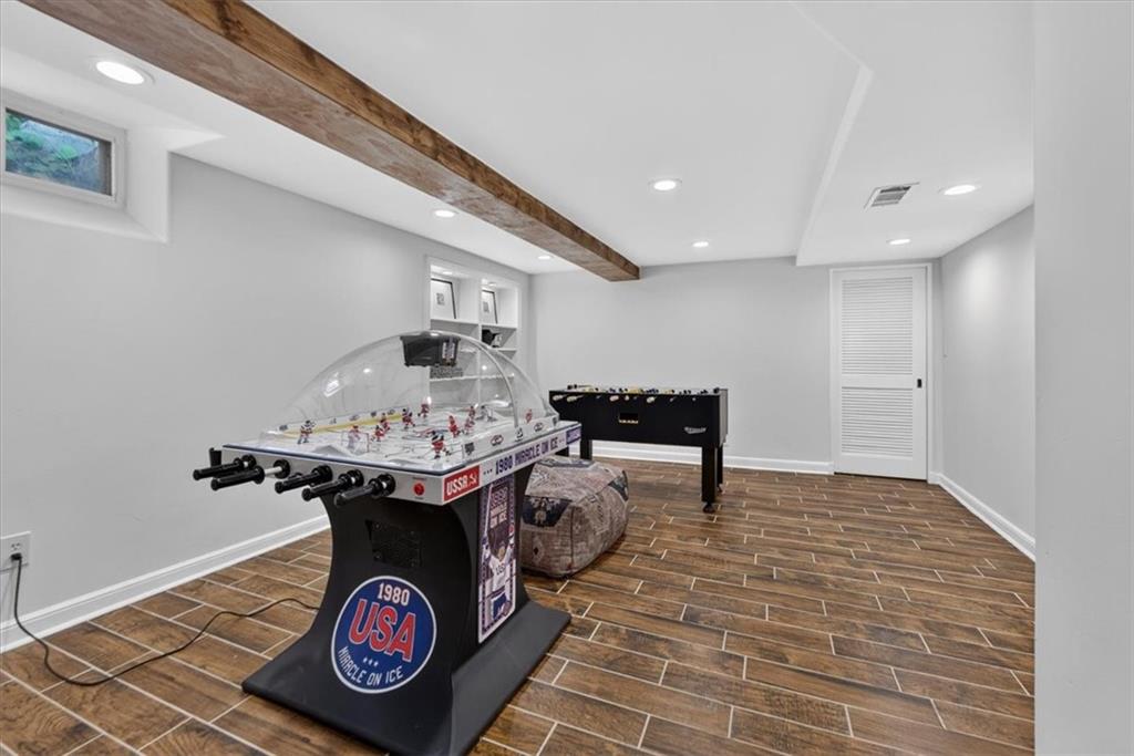 845 W 52nd Terrace