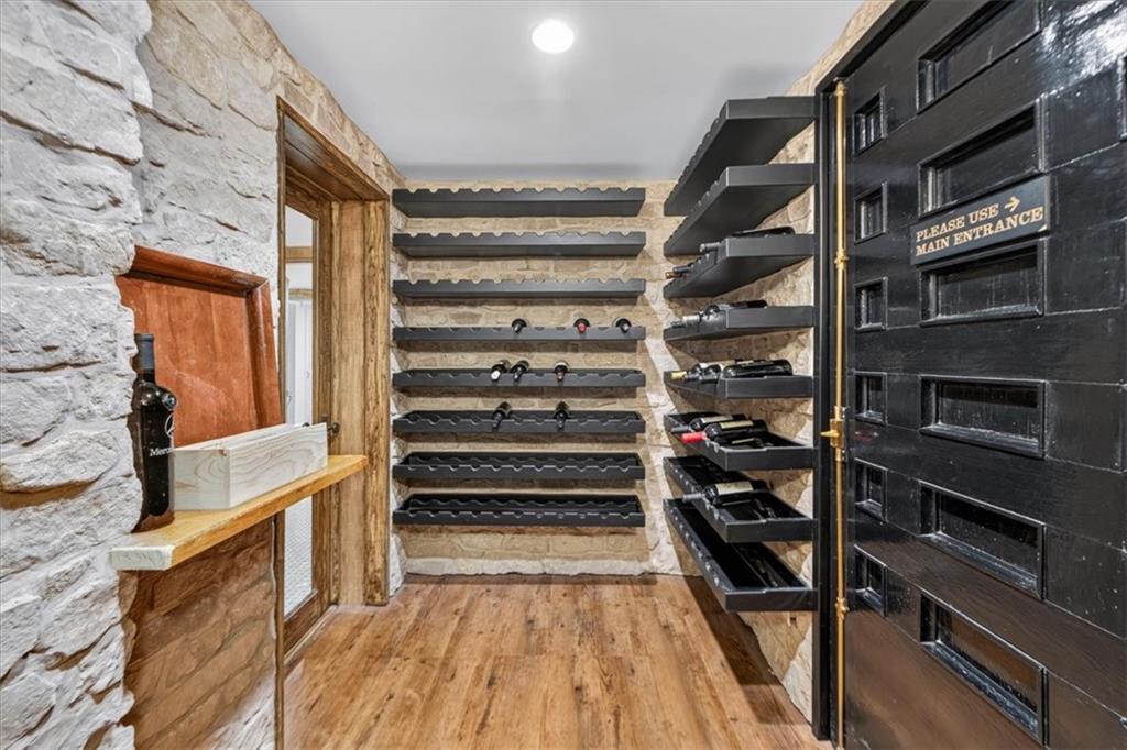 845 W 52nd Terrace