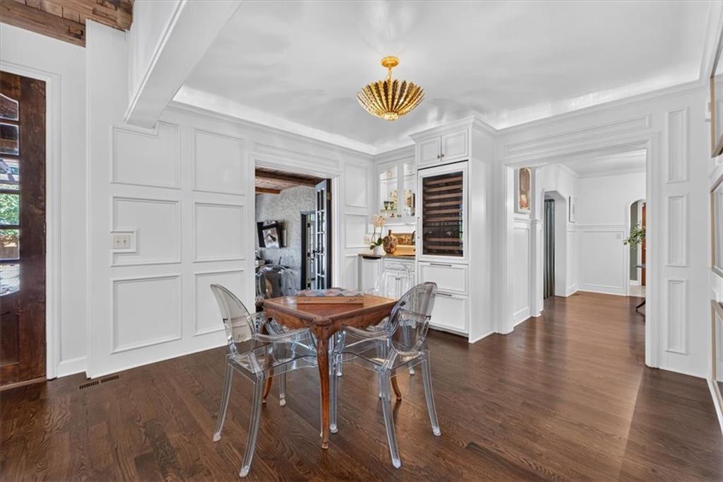 845 W 52nd Terrace