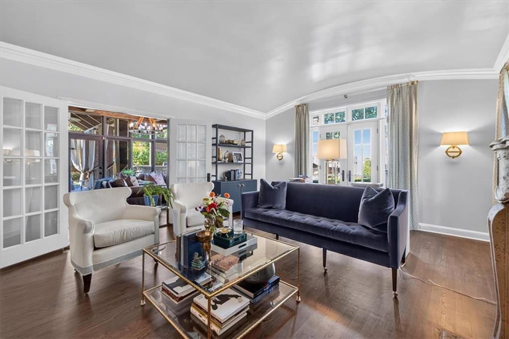 845 W 52nd Terrace