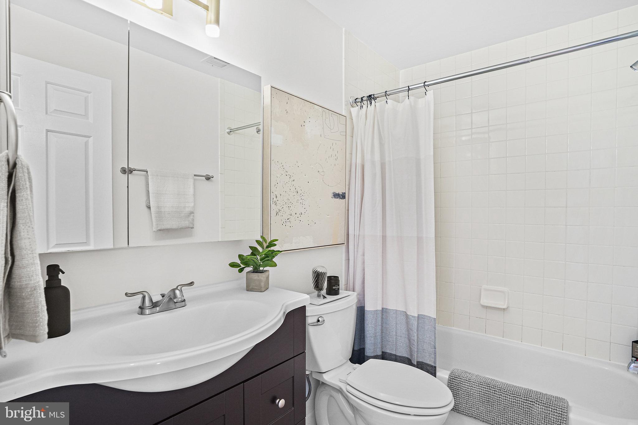 1724 17th STREET NW Unit: 66