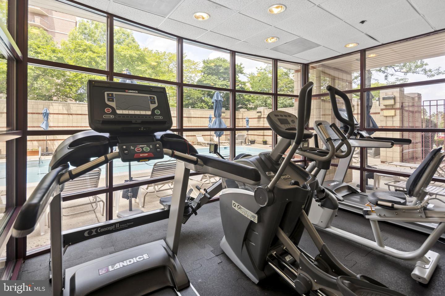 2400 CLARENDON BOULEVARD Unit: 1009