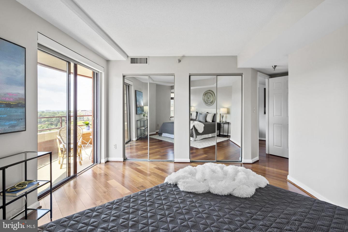 2400 CLARENDON BOULEVARD Unit: 1009