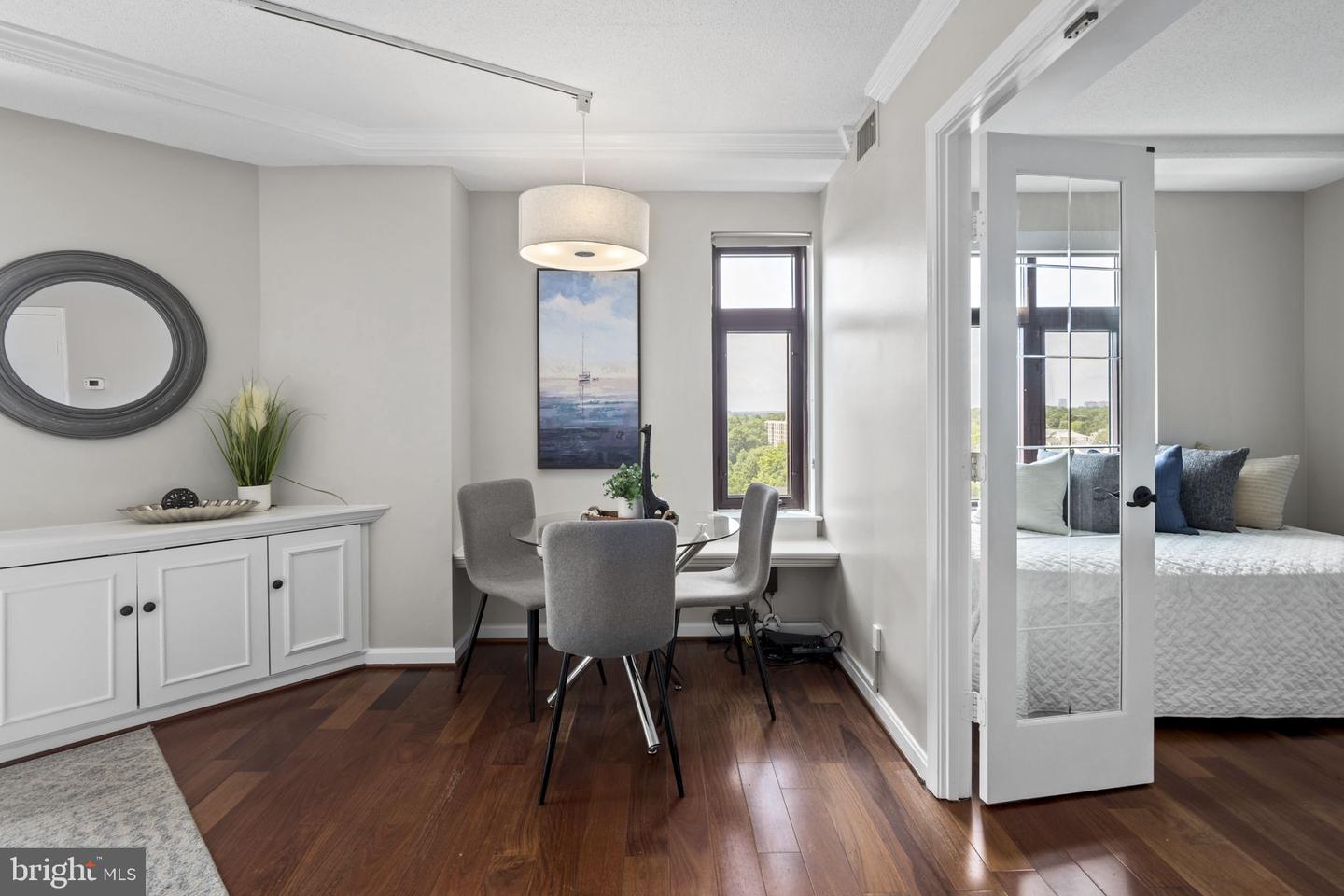 2400 CLARENDON BOULEVARD Unit: 1009