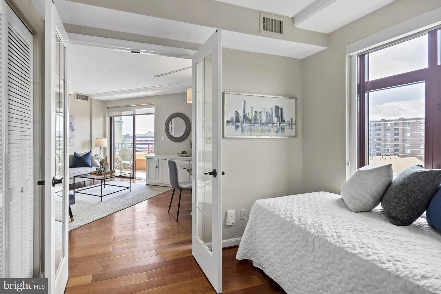 2400 CLARENDON BOULEVARD Unit: 1009