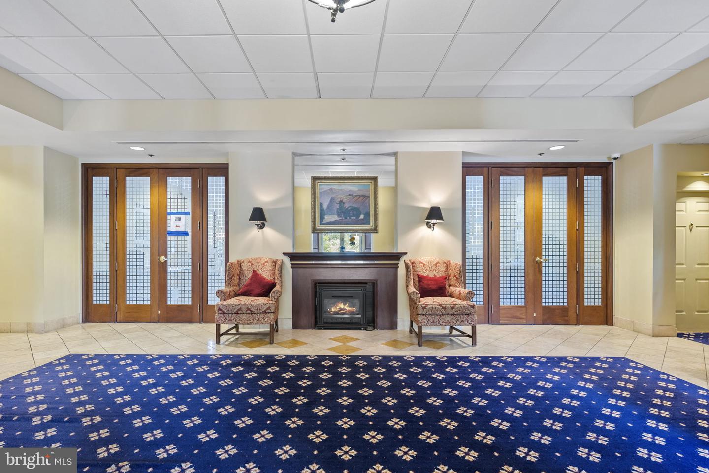 2400 CLARENDON BOULEVARD Unit: 1009