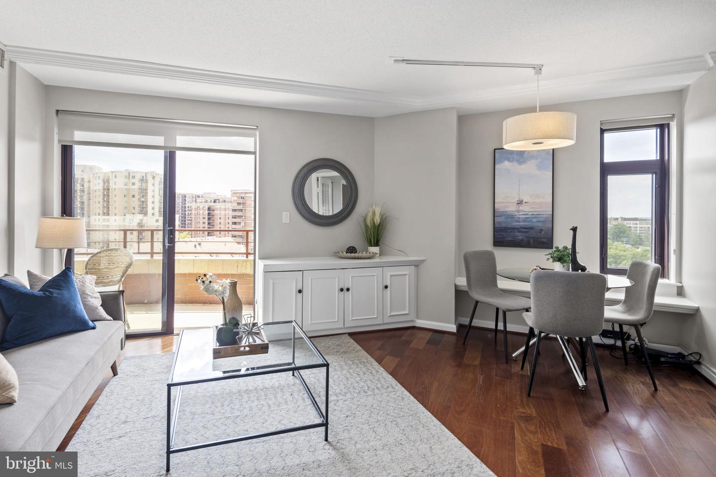 2400 CLARENDON BOULEVARD Unit: 1009