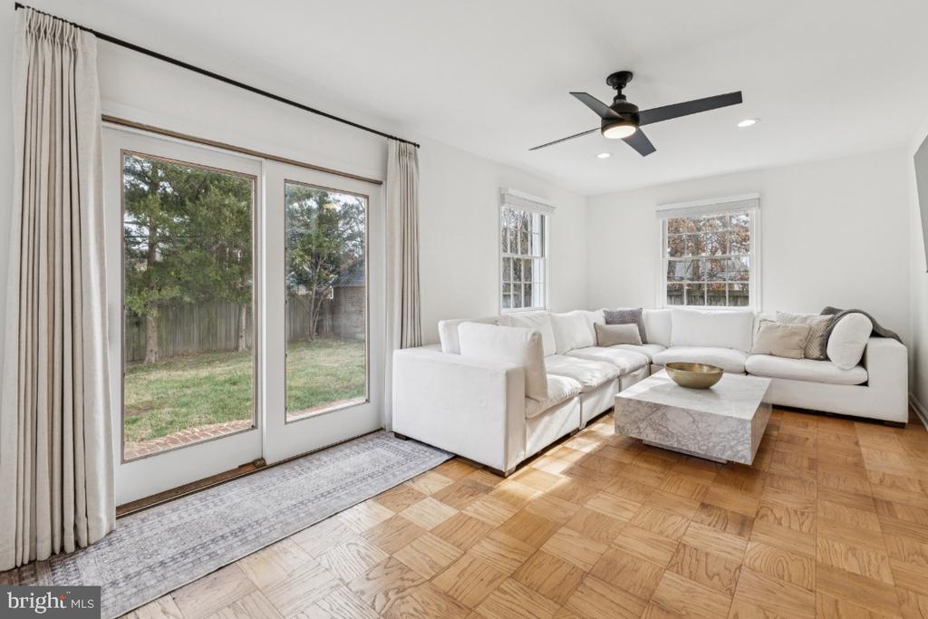 425 N NORWOOD STREET