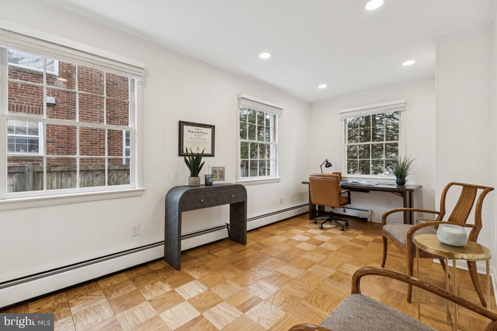 425 N NORWOOD STREET