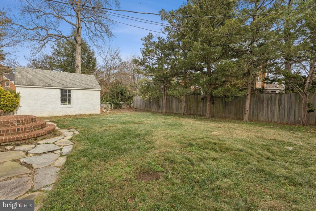 425 N NORWOOD STREET