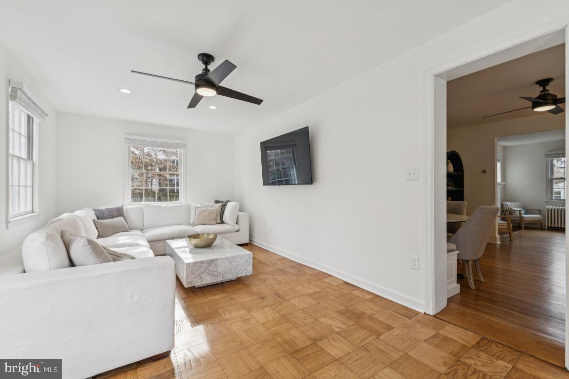 425 N NORWOOD STREET