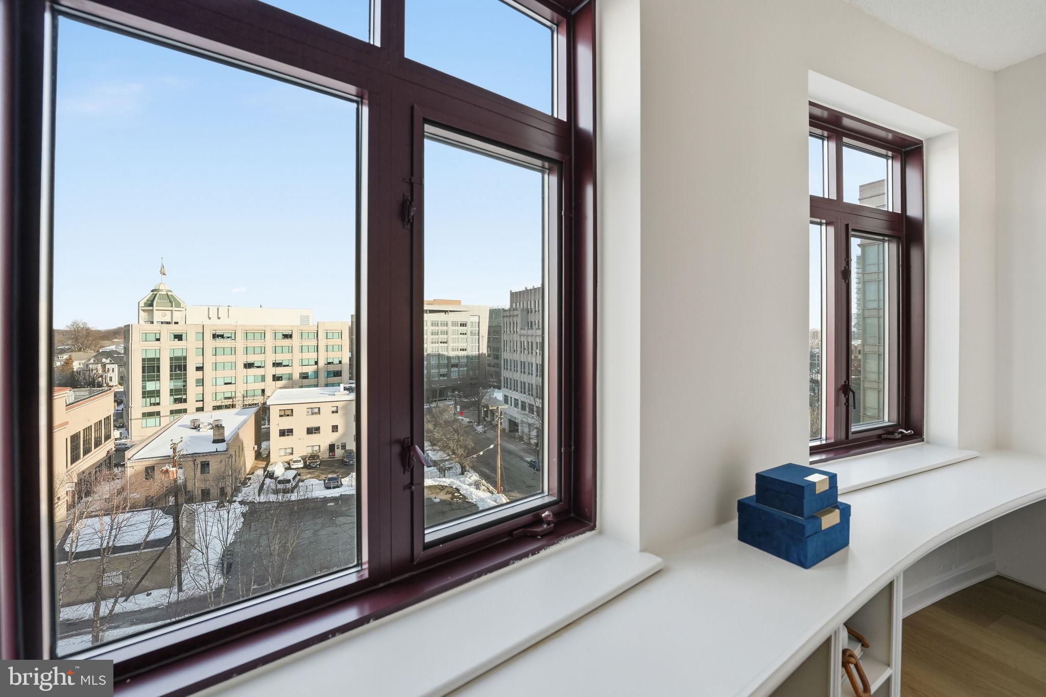 2400 CLARENDON BOULEVARD 704