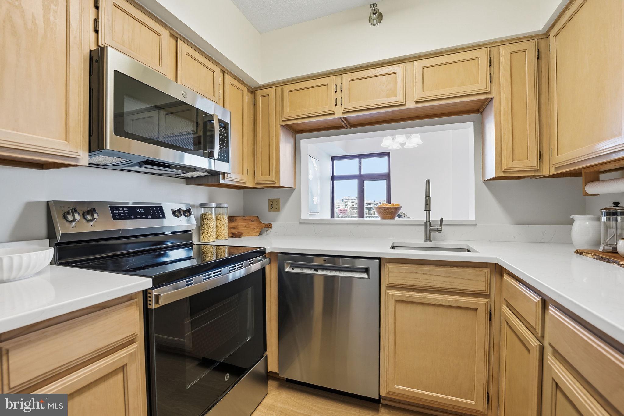 2400 CLARENDON BOULEVARD 704