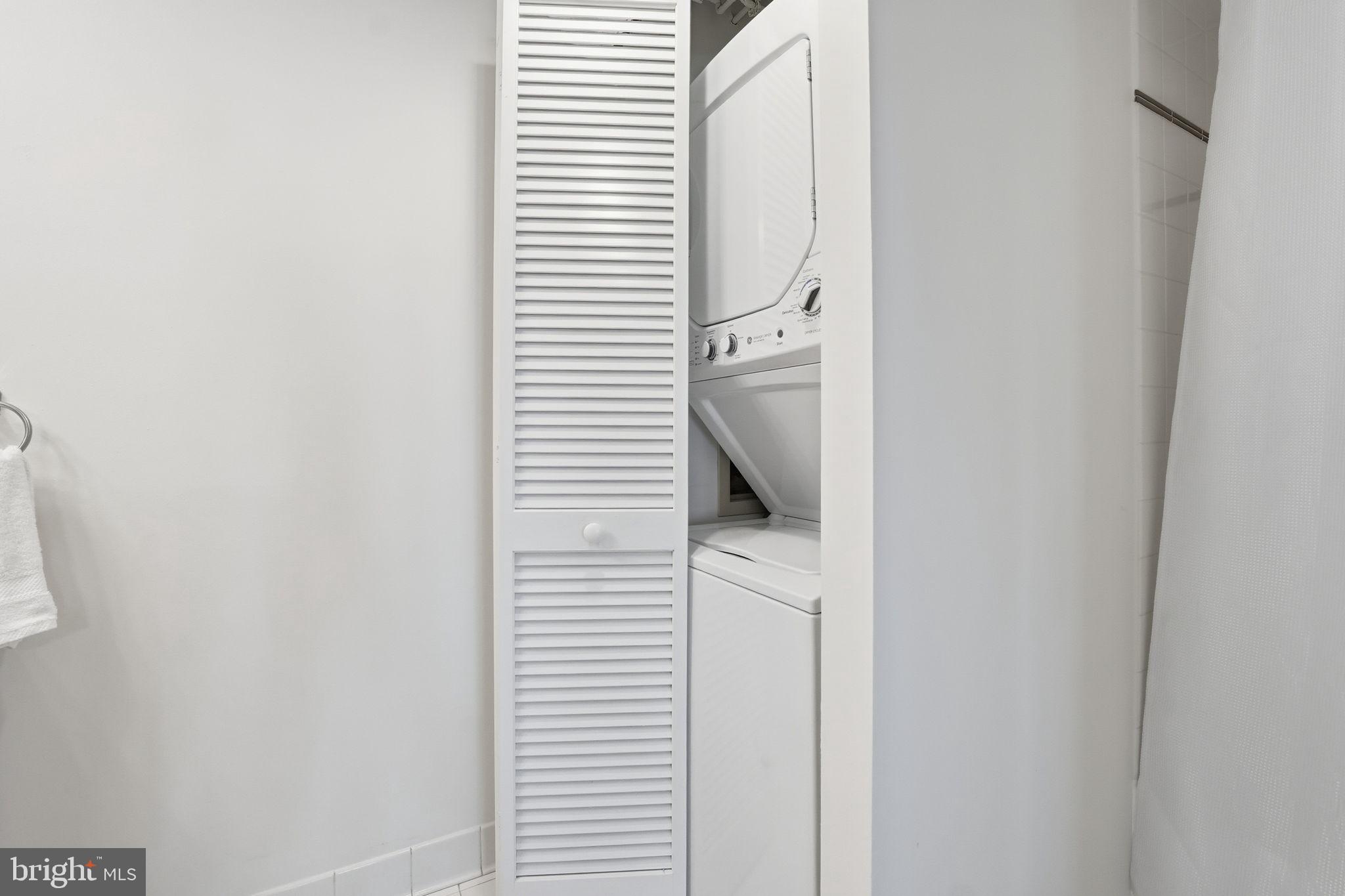 2400 CLARENDON BOULEVARD 704