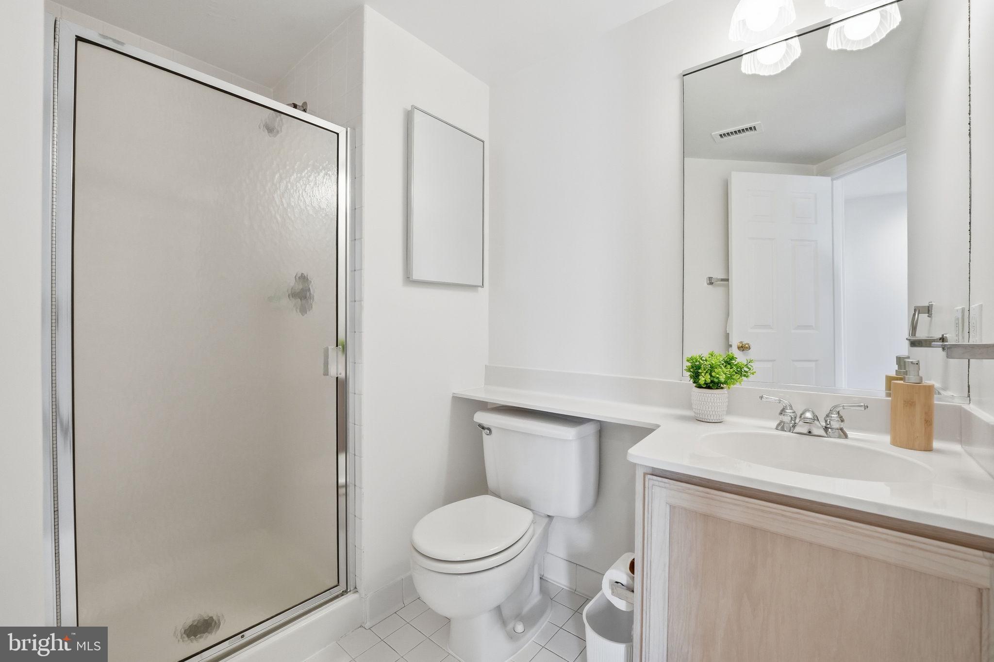 2400 CLARENDON BOULEVARD 704