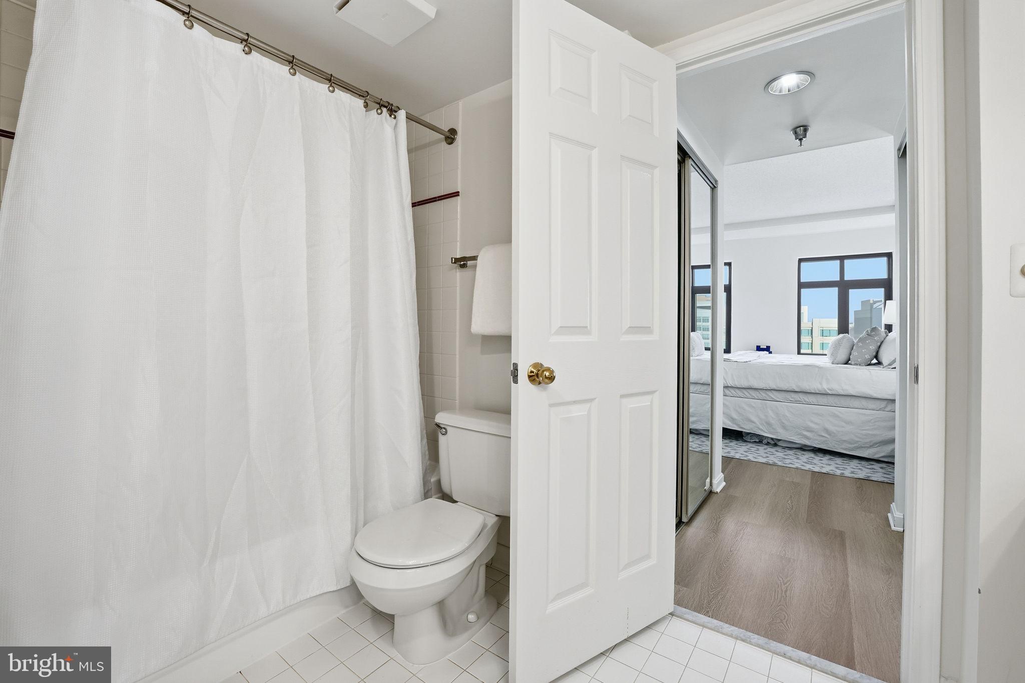 2400 CLARENDON BOULEVARD 704