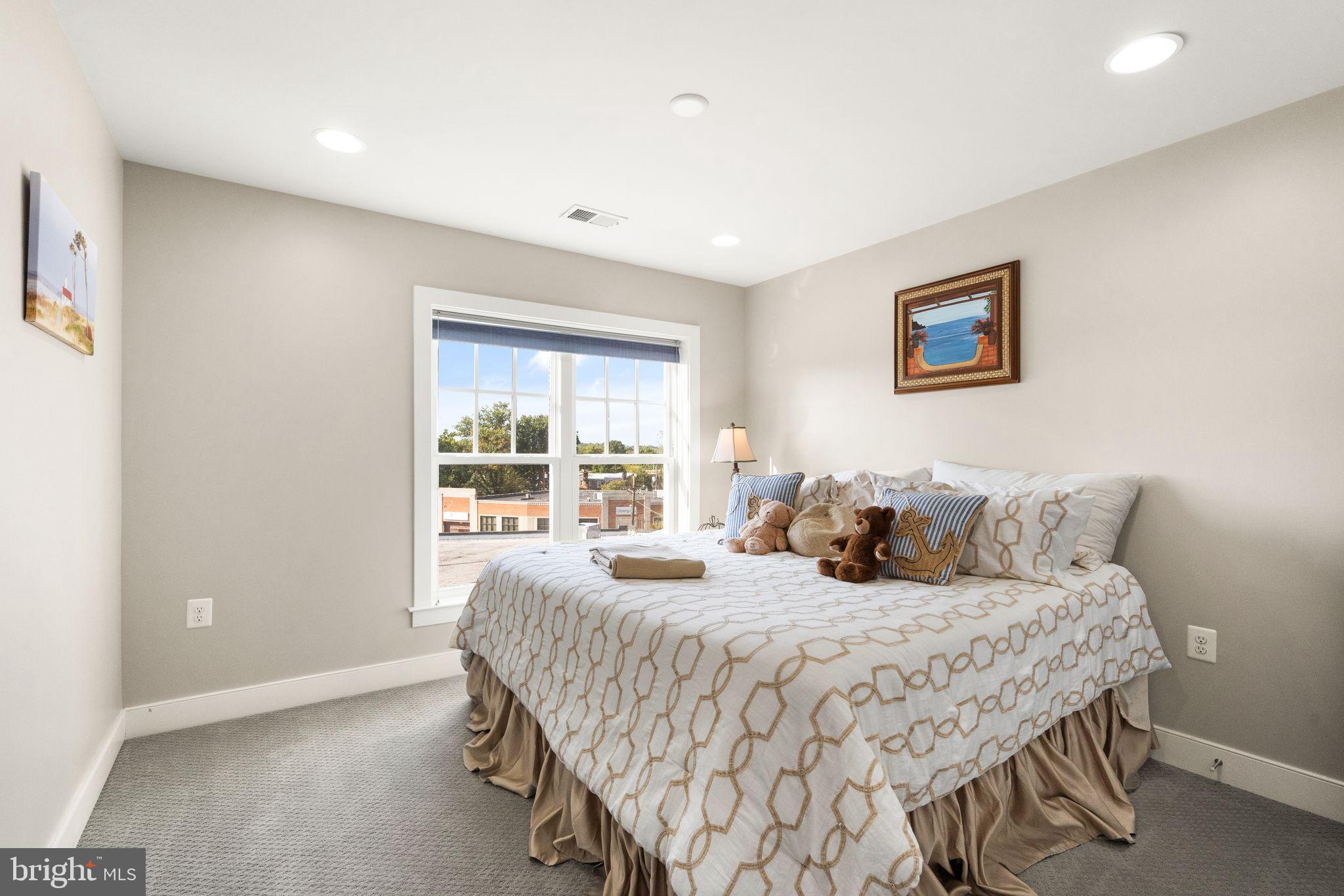 1318 van Valkenburgh LANE