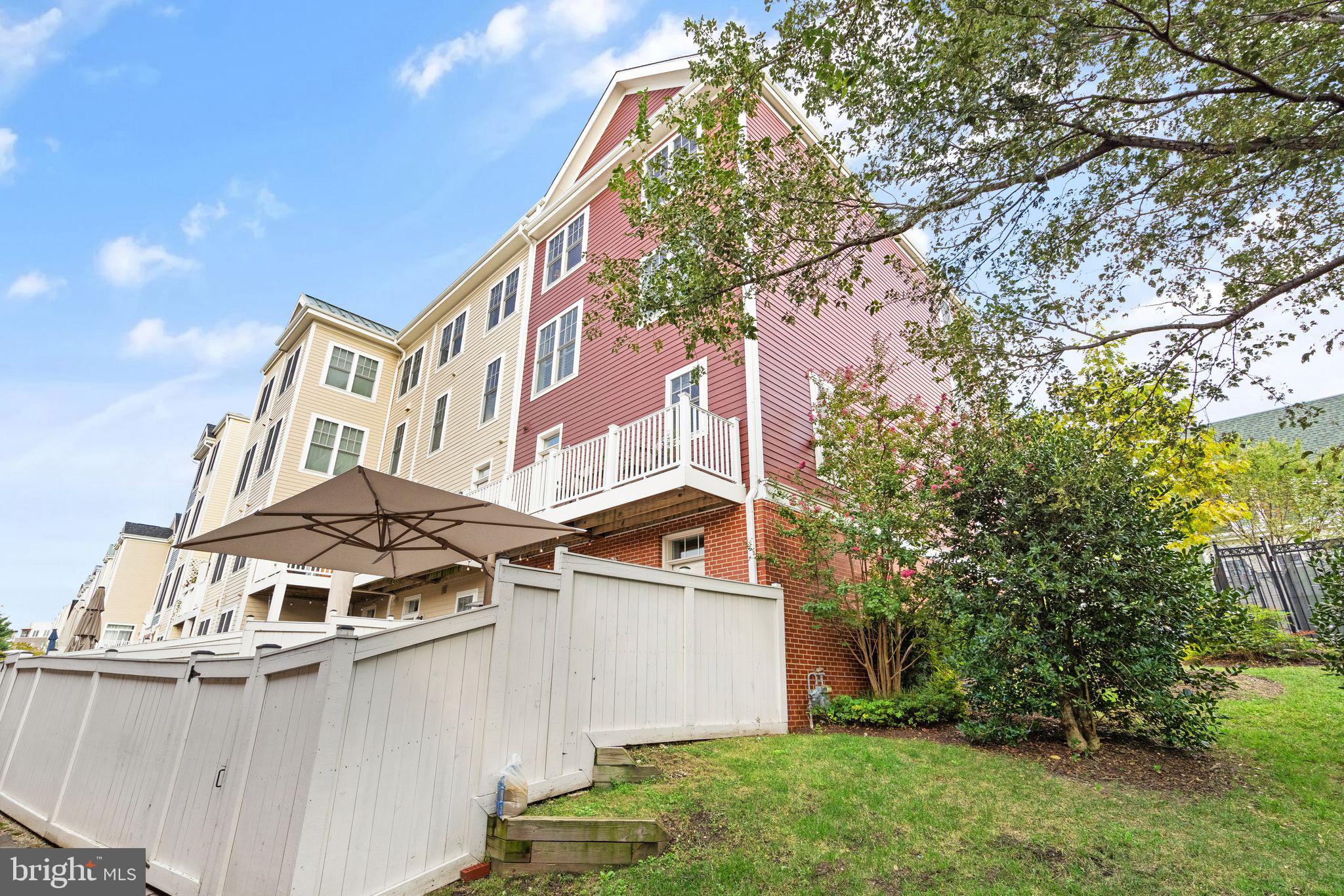 1318 van Valkenburgh LANE