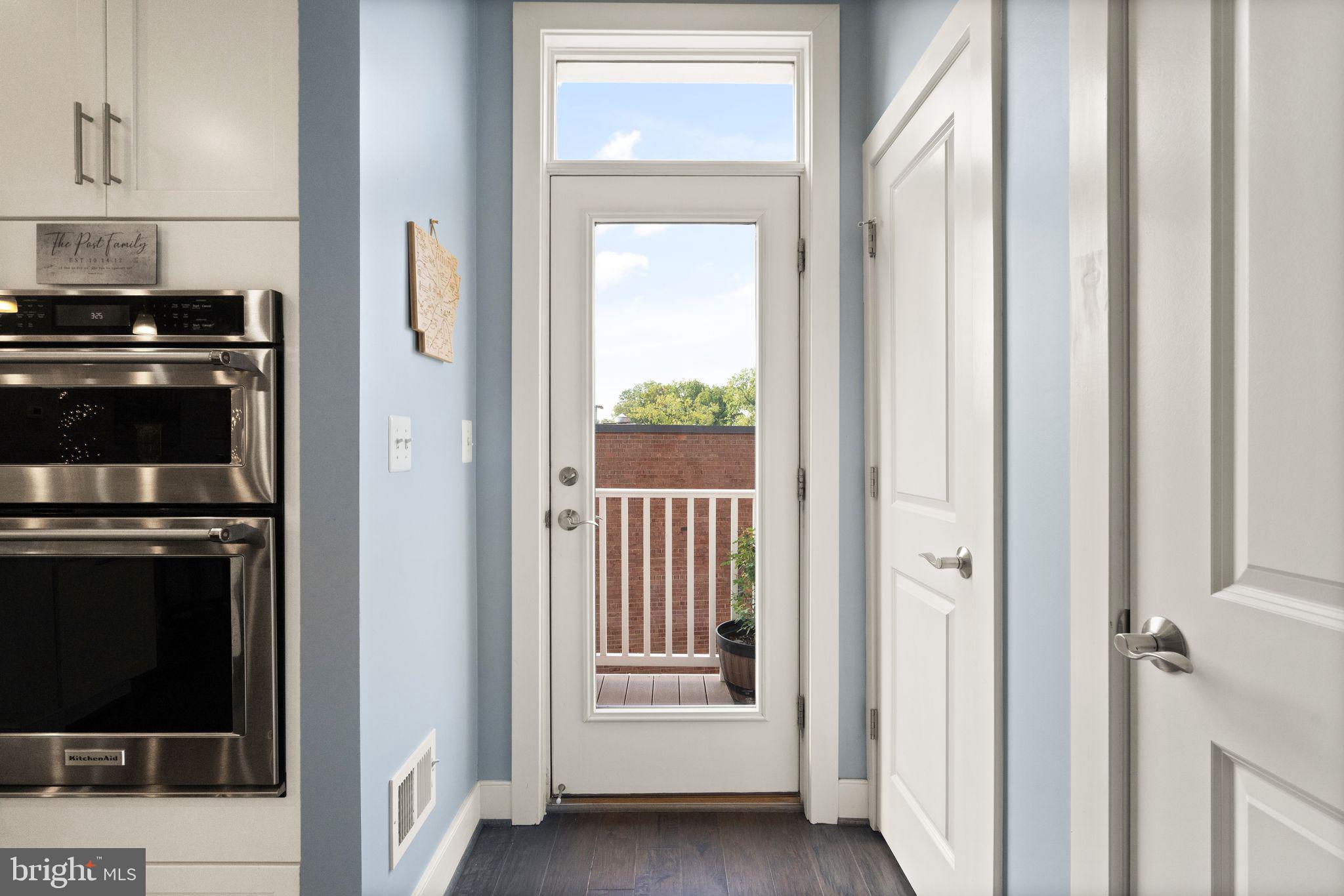 1318 van Valkenburgh LANE