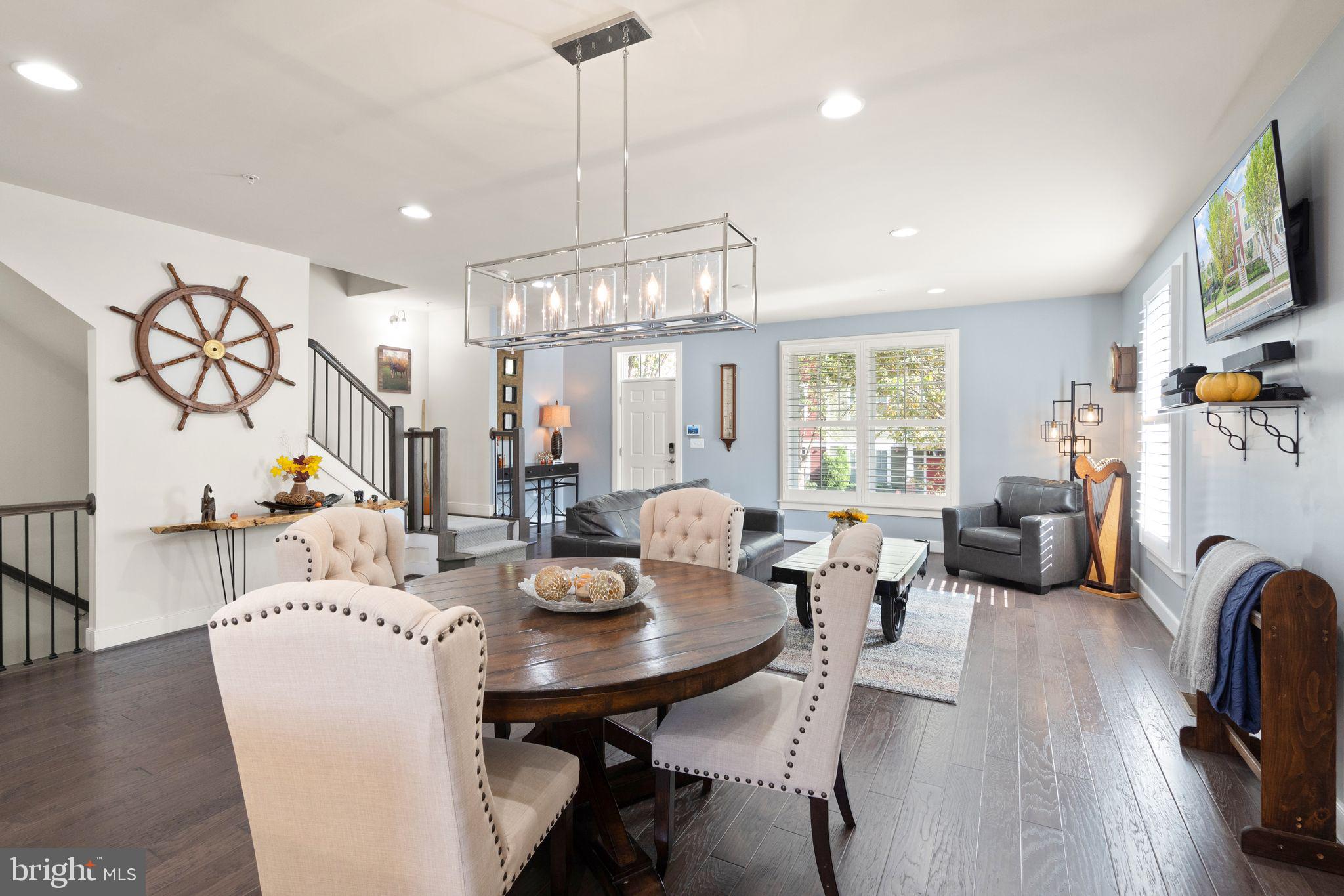 1318 van Valkenburgh LANE