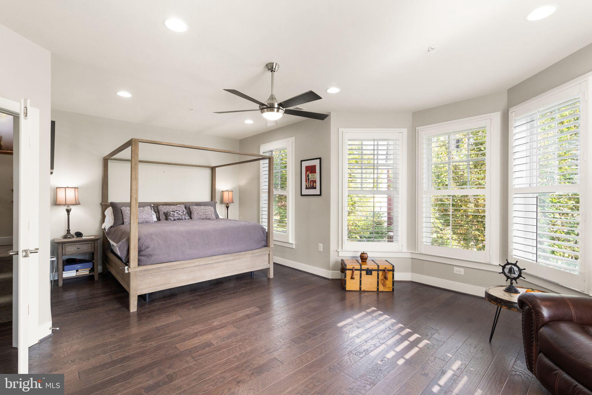 1318 van Valkenburgh LANE