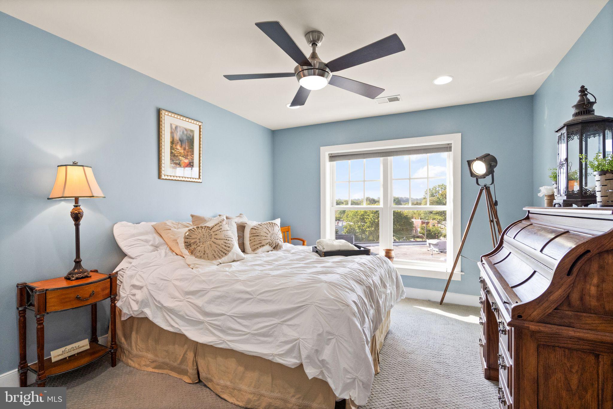 1318 van Valkenburgh LANE