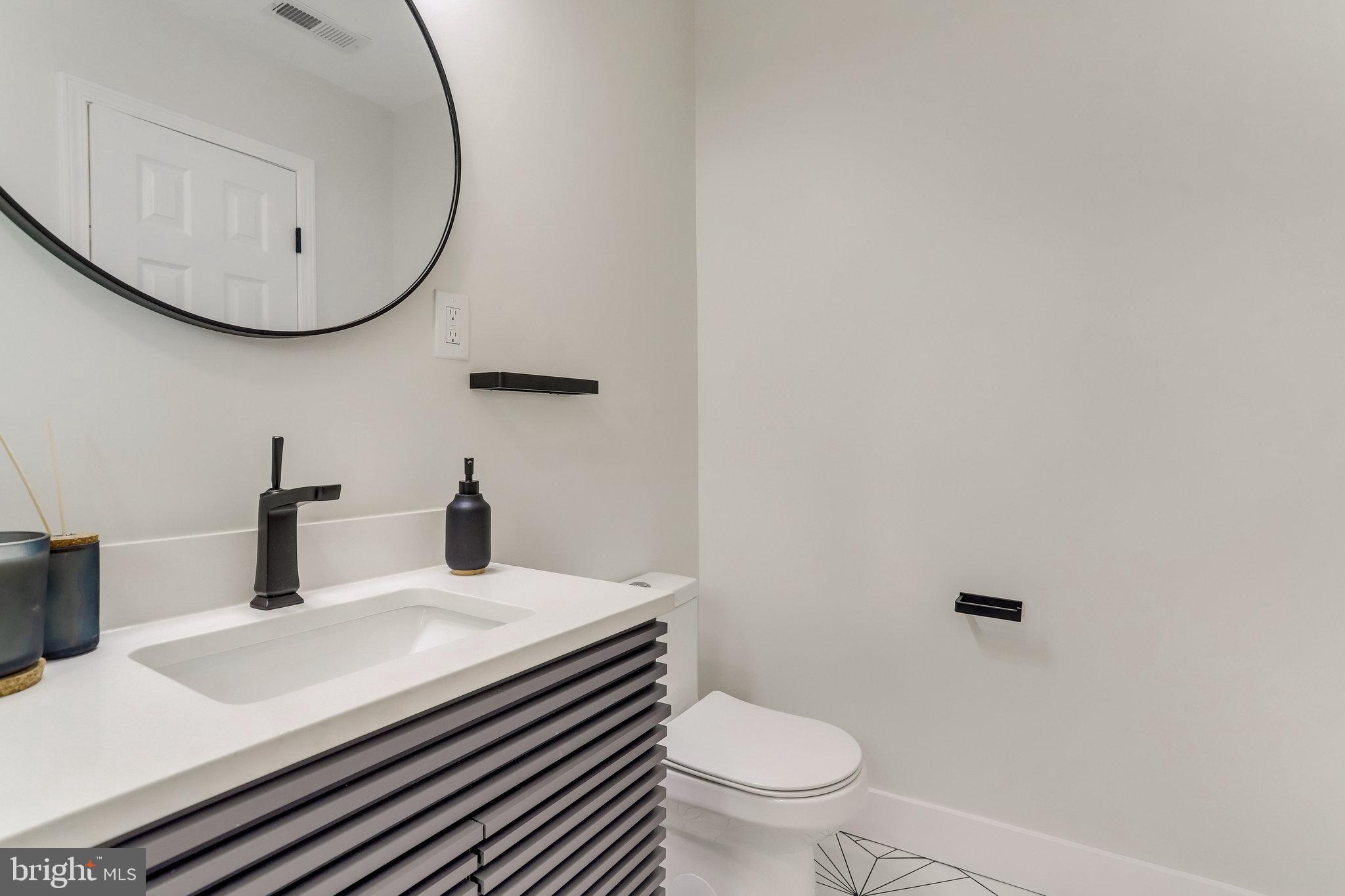 6203 CRESTWOOD DRIVE