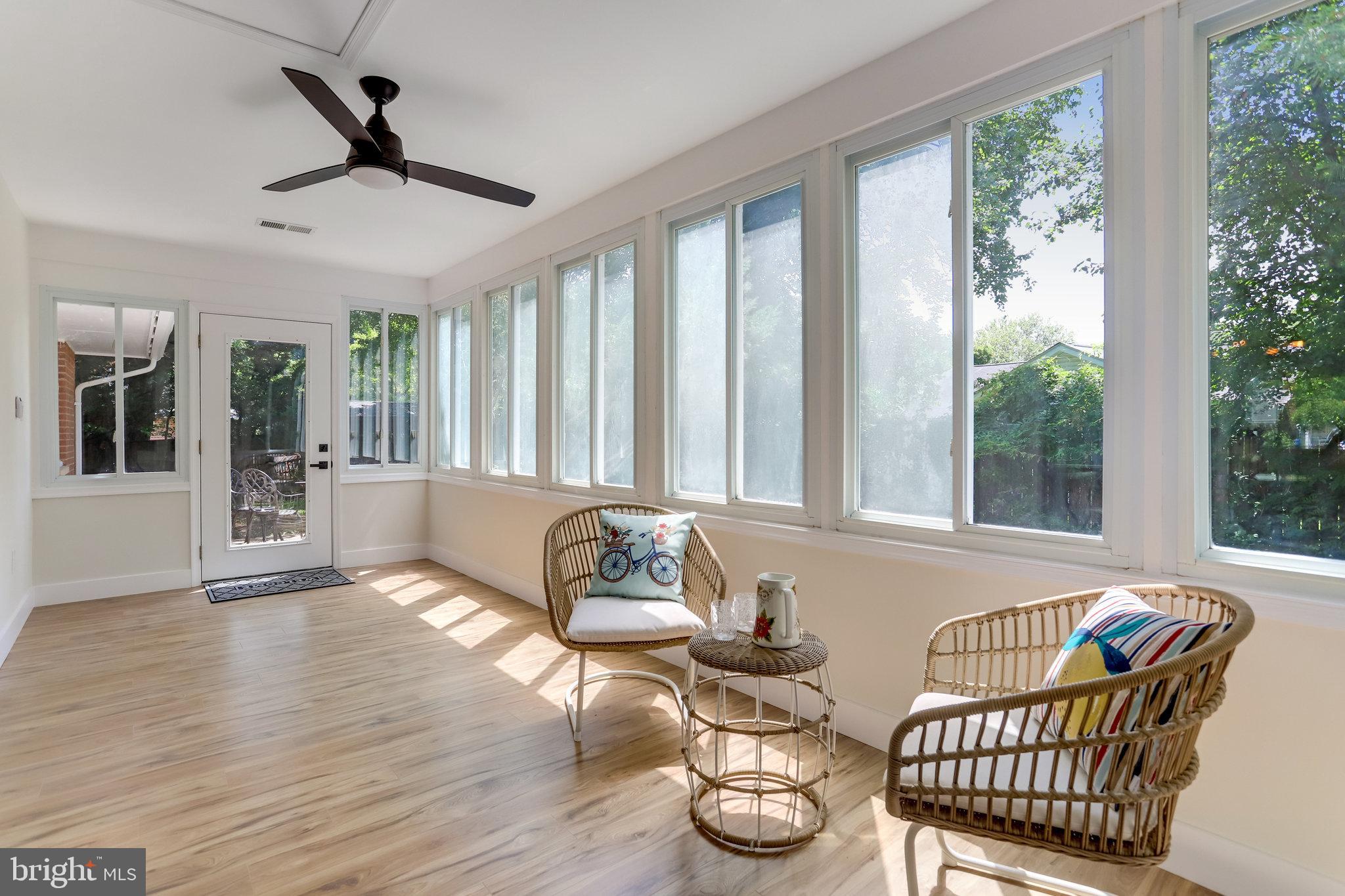 6203 CRESTWOOD DRIVE