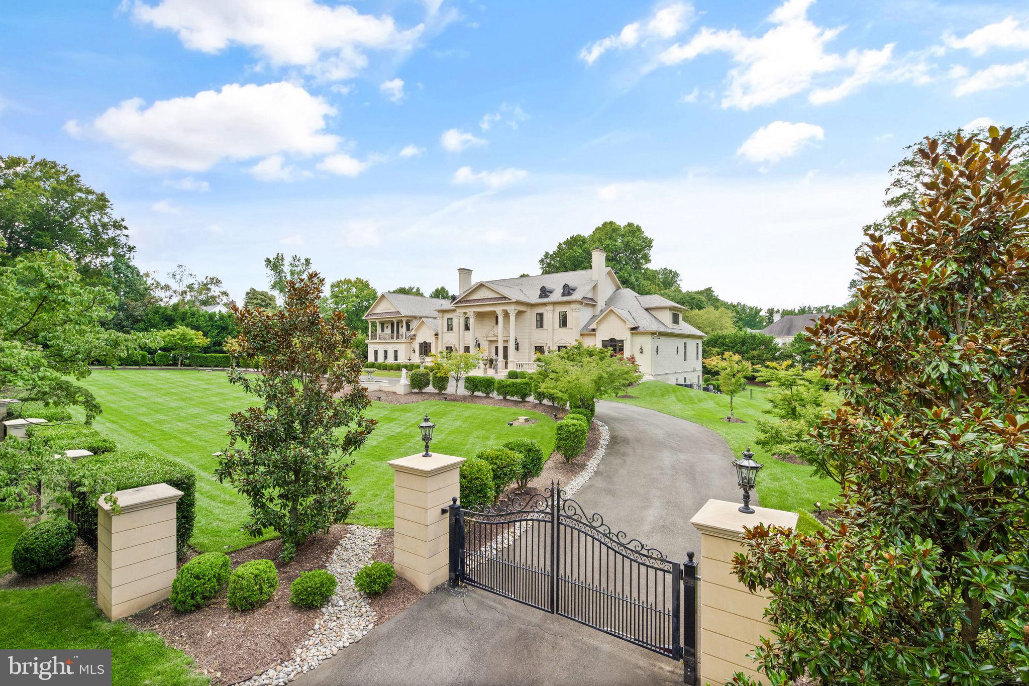 938 PEACOCK STATION ROAD
