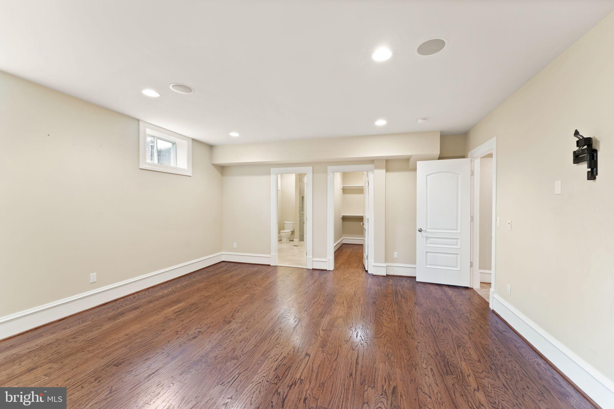 1105 Towlston ROAD