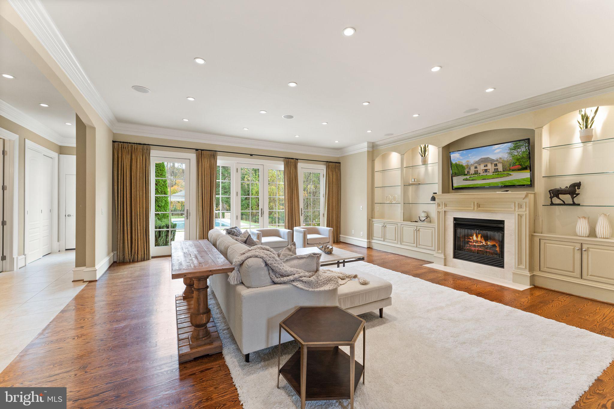 1105 Towlston ROAD
