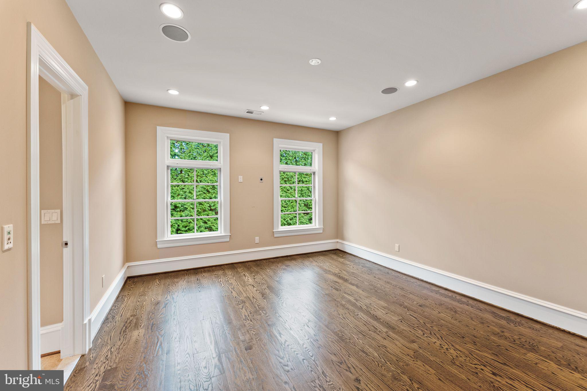 1105 Towlston ROAD