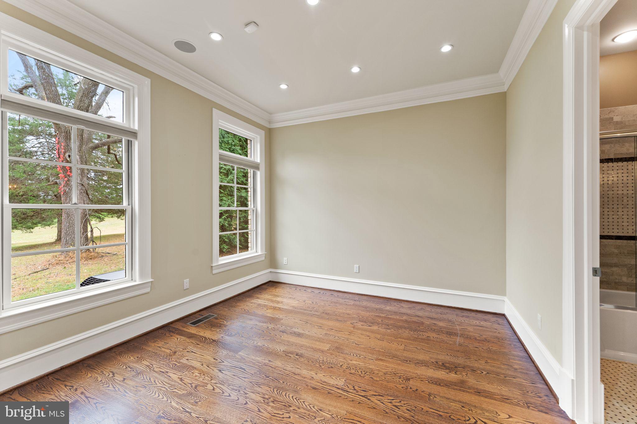 1105 Towlston ROAD