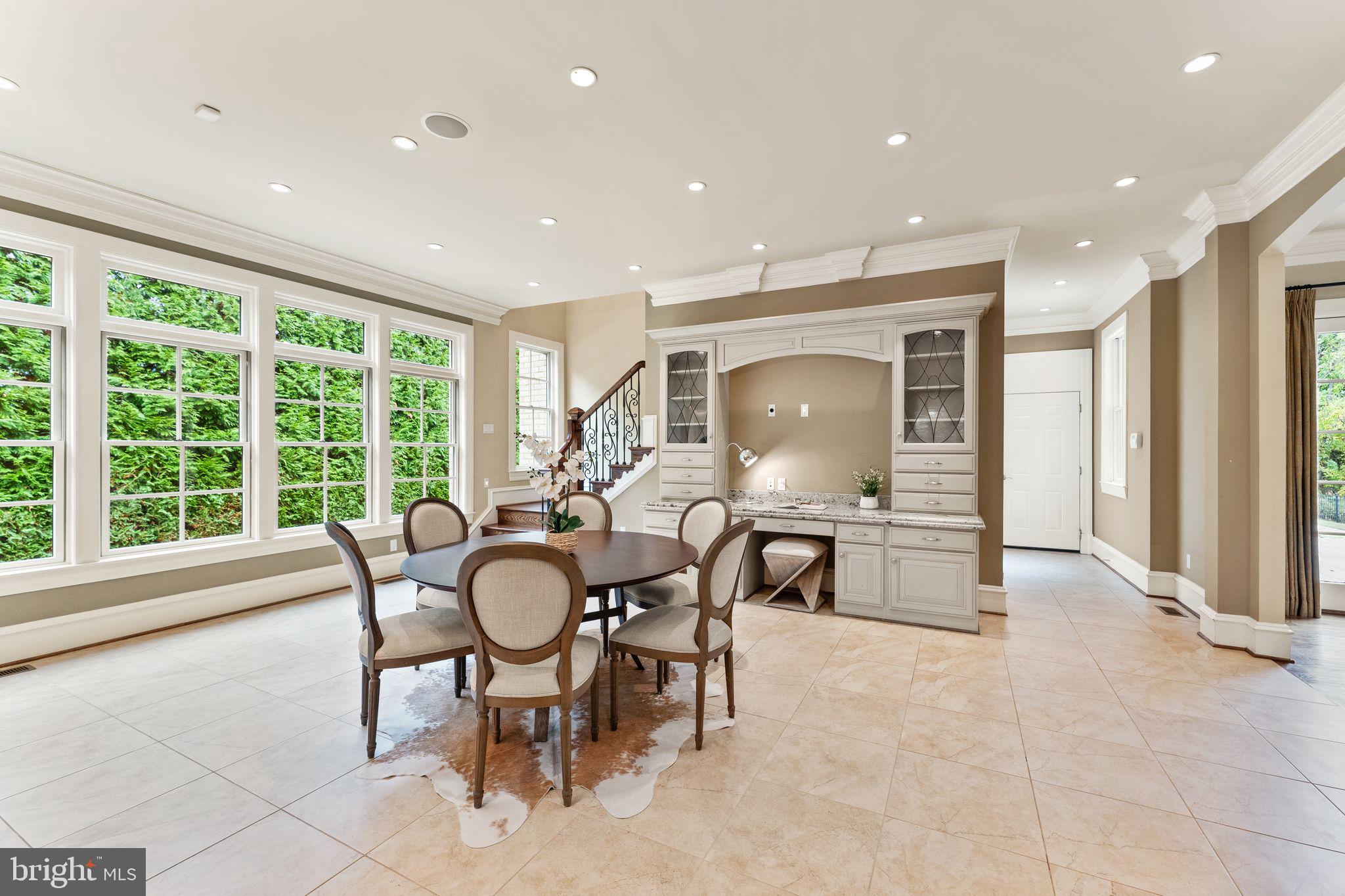 1105 Towlston ROAD