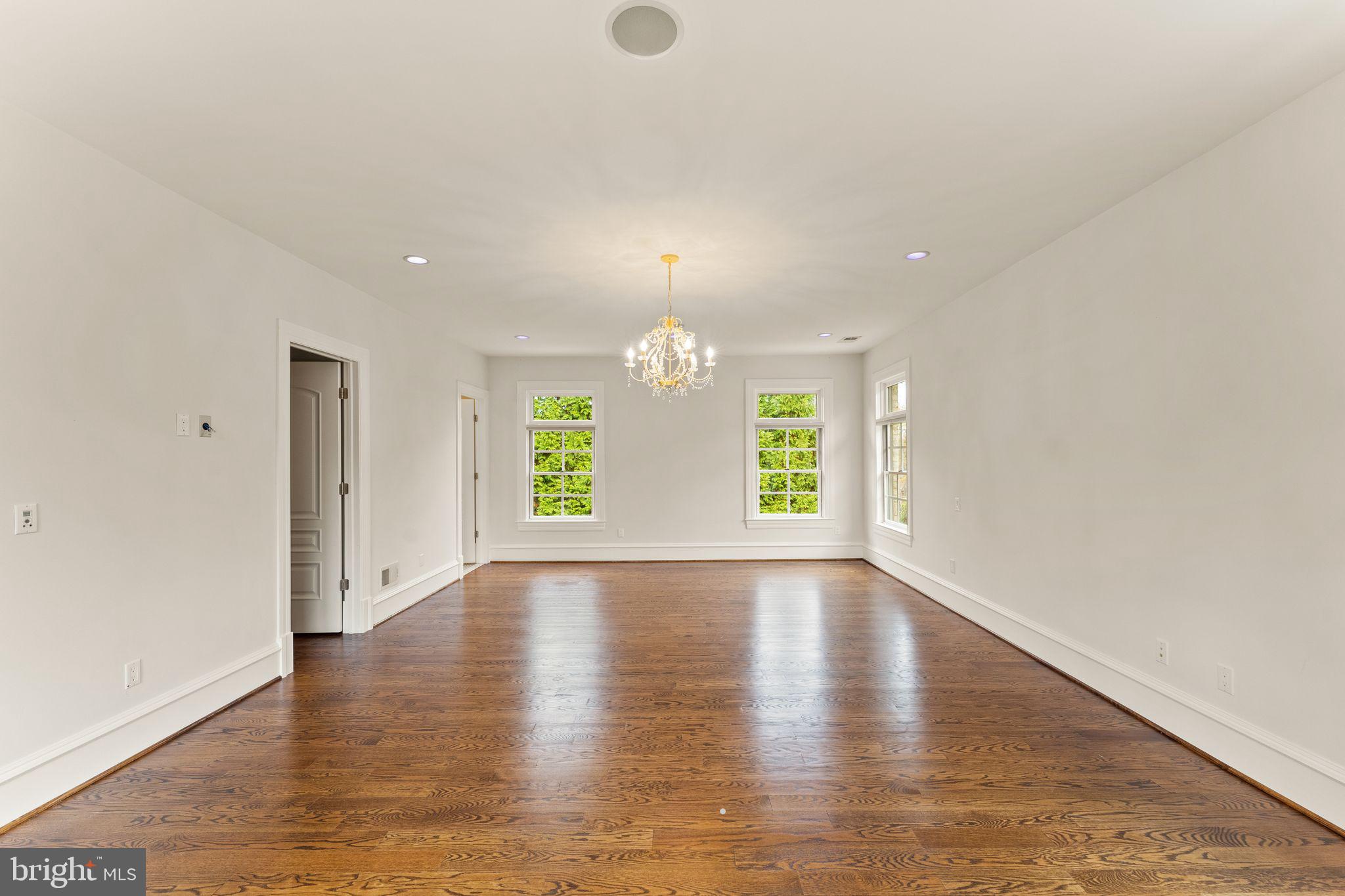 1105 Towlston ROAD