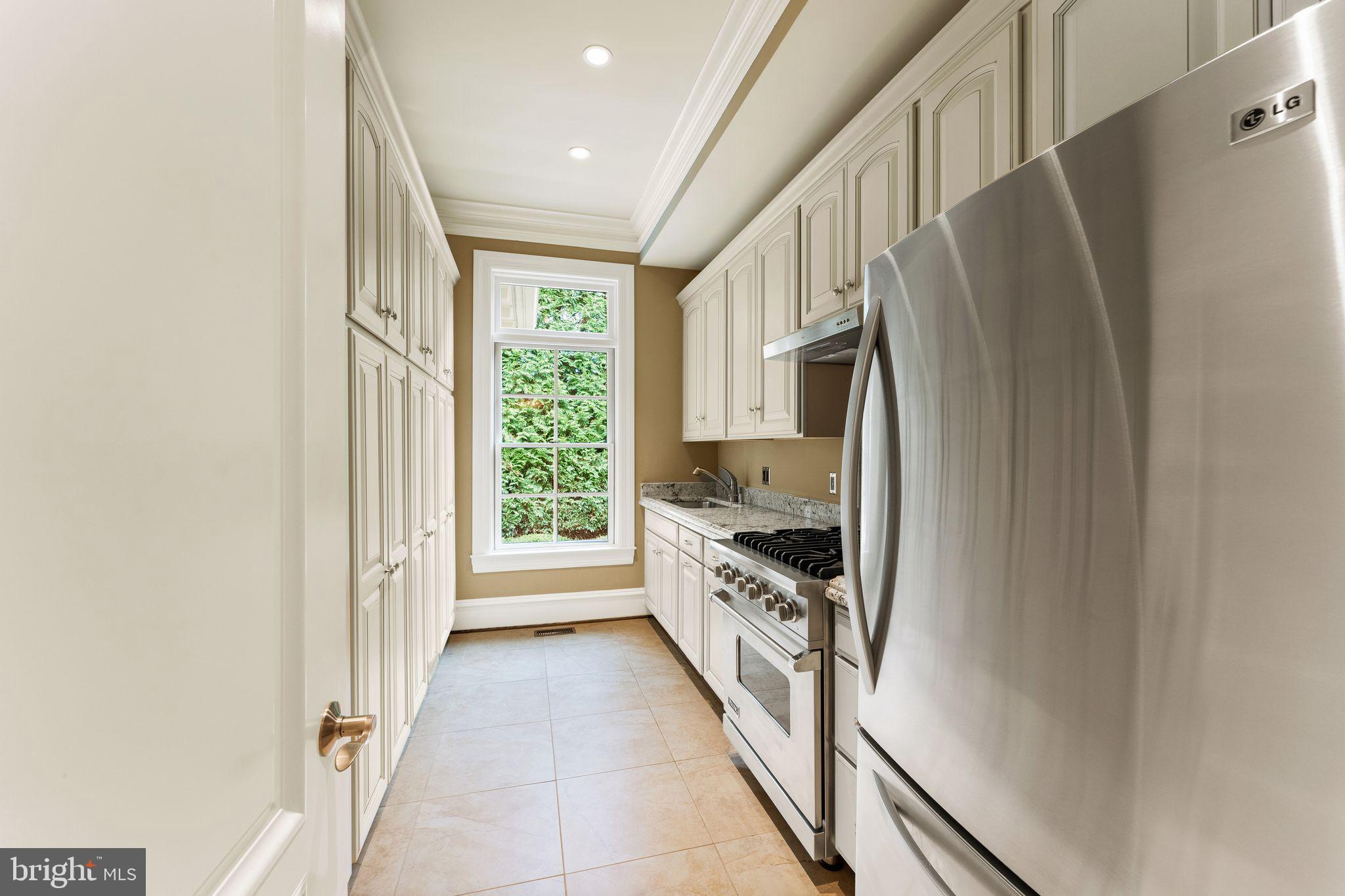 1105 Towlston ROAD