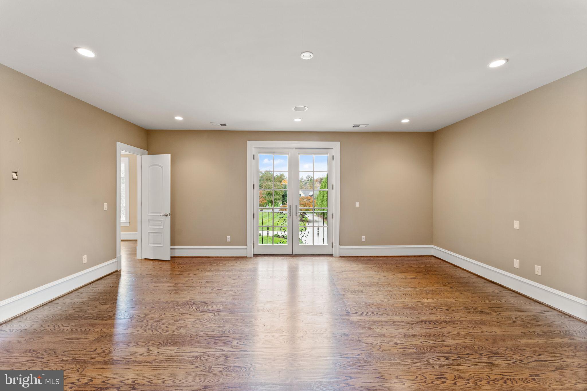 1105 Towlston ROAD
